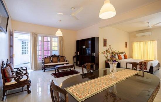 Saffron Leaf W567 Hotel Dehradun Luaran gambar