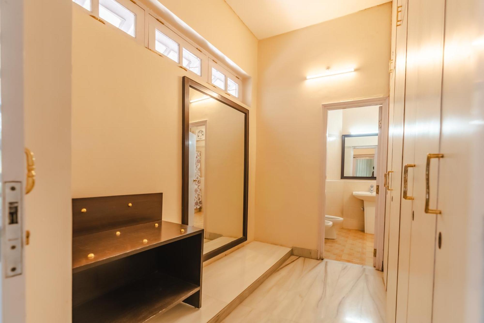 Saffron Leaf W567 Hotel Dehradun Luaran gambar