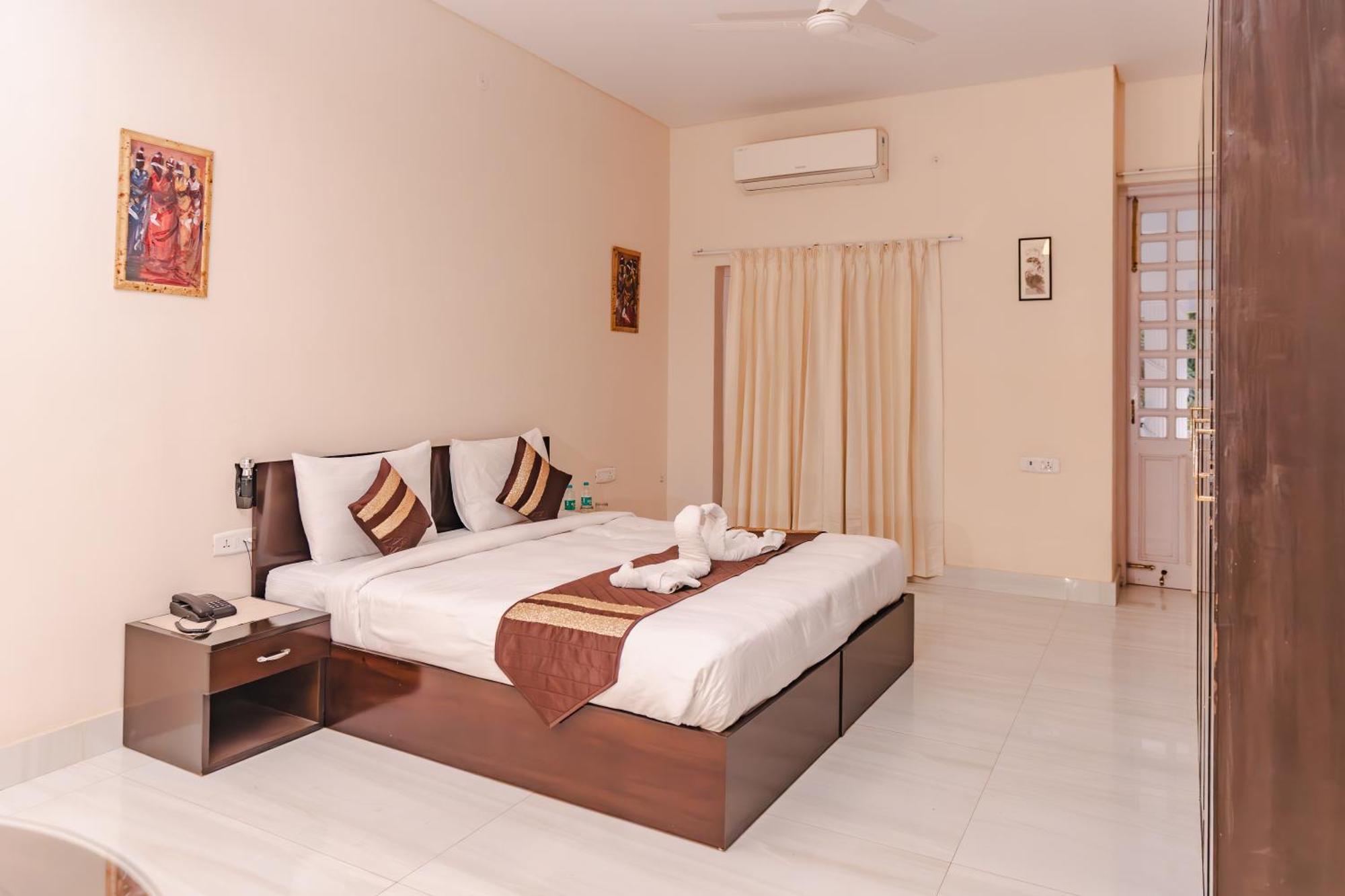 Saffron Leaf W567 Hotel Dehradun Luaran gambar